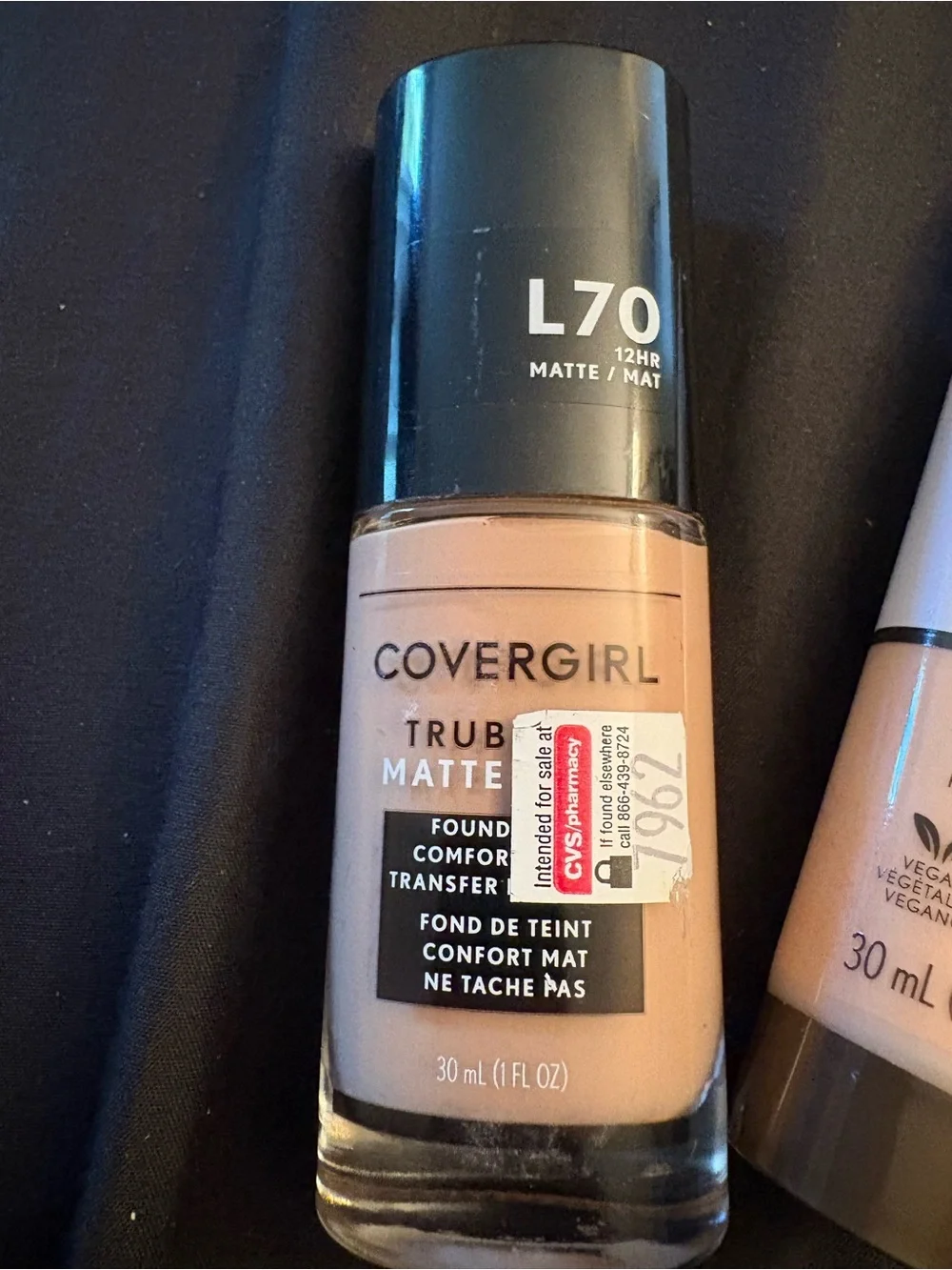 COVERGIRL Matte Liquid Foundations in Light/Light Ivory NWT
